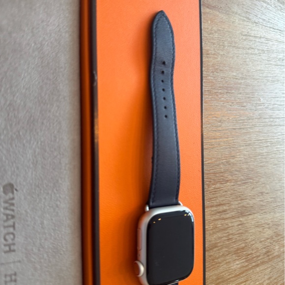 Hermes Apple Watch strap - Picture 3 of 11
